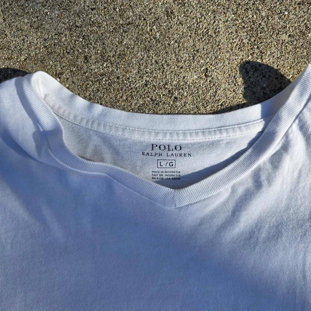 Polo Ralph Lauren White V-Neck Tee - Picture 2 of 3